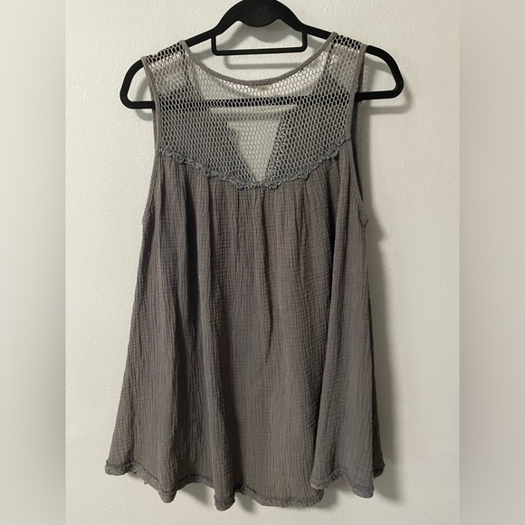 NWOT POL Cotton Gauze Distressed Hem Flowy Gray Sleeveless Top. Size Small - Picture 2 of 8